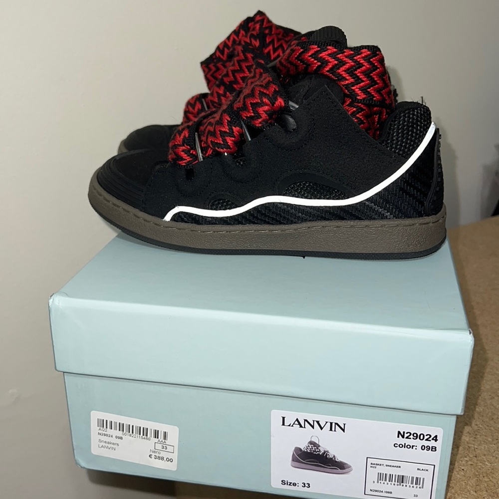 Brand New 100% Authentic Kids Lanvin Sneakers ONKY TRIED ON Size 2 ( 33 )